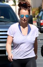 BRITNEY SPEARS Shopping Grocery in Thousand Oaks