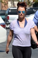 BRITNEY SPEARS Shopping Grocery in Thousand Oaks