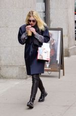 DAKOTA FANNING Out and About in New York