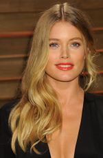 DOUTZEN KROES at Vanity Fair Oscar Party in Hollywood