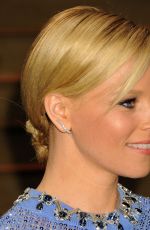 ELIZABETH BANKS at Vanity Fair Oscar Party in Hollywood