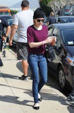 EMMA ROBERTS and Evan Peters Out for Lunch in Los Angeles