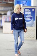 JANUARY JONES Shopping at Rite Aid in Los Feliz