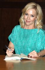 JENNIE GARTH at Book Signing at Barnes & Noble in Los Angeles