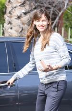 JENNIFER GARNER Find Her Car Scuffed Up