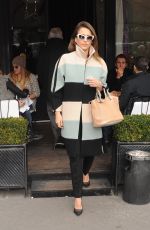 JESSICA ALBA Leaves L