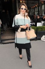 JESSICA ALBA Leaves L