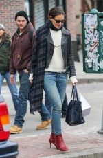 KATIE HOLMES Out and About in New York 0703