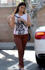 KIM and KOURTNEY KARDASHIA Arrives at a Studio in Los Angeles