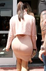 KIM KARDASHIAN Out for Lunch at the Webster