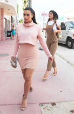 KIM KARDASHIAN Out for Lunch at the Webster