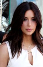 KIM KARDASHIAN Out for Shopping in Los Angeles 1703