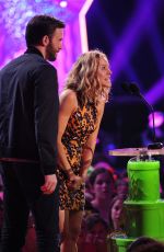 KRISTEN BELL at 2014 Nickelodeon’s Kids’ Choice Awards in Los Angeles