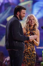 KRISTEN BELL at 2014 Nickelodeon’s Kids’ Choice Awards in Los Angeles