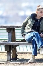KRISTEN STEWART and JULIANNE MOORE on the Set of Still Alice