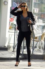 MELANIE SYKES Out and About in Primrose Hill