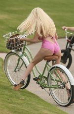 OURTNEY STODDEN Falls off Her Bike in Los Angeles