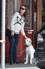 Pregnant OlLIVIA WILDE Having Lunch with a Friend in New York