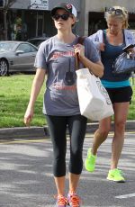 REESE WITHERSOON Leaves Yoga Classes in Brentwood