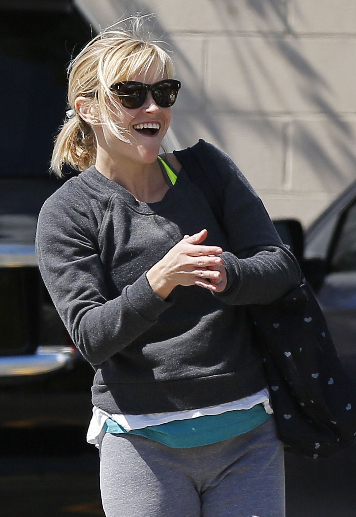 REESE WITHERSPOON Leaves CVS Pharmacy in Brentwood. 