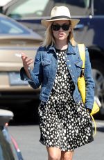 REESE WITHERSPOON Out in Brentwood