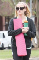 REESEWITHERSPOON Leaves a Yoga Class in Brentwood