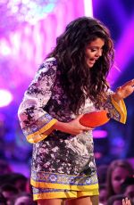 SELENA GOMEZ at 2014 Nickelodeon’s Kids’ Choice Awards in Los Angeles