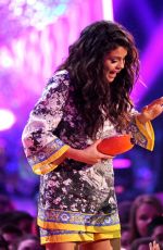 SELENA GOMEZ at 2014 Nickelodeon’s Kids’ Choice Awards in Los Angeles