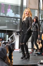 SHAKIRA Performs at Today Show in New York