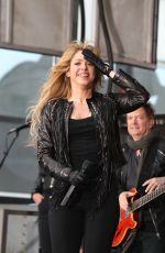 SHAKIRA Performs at Today Show in New York