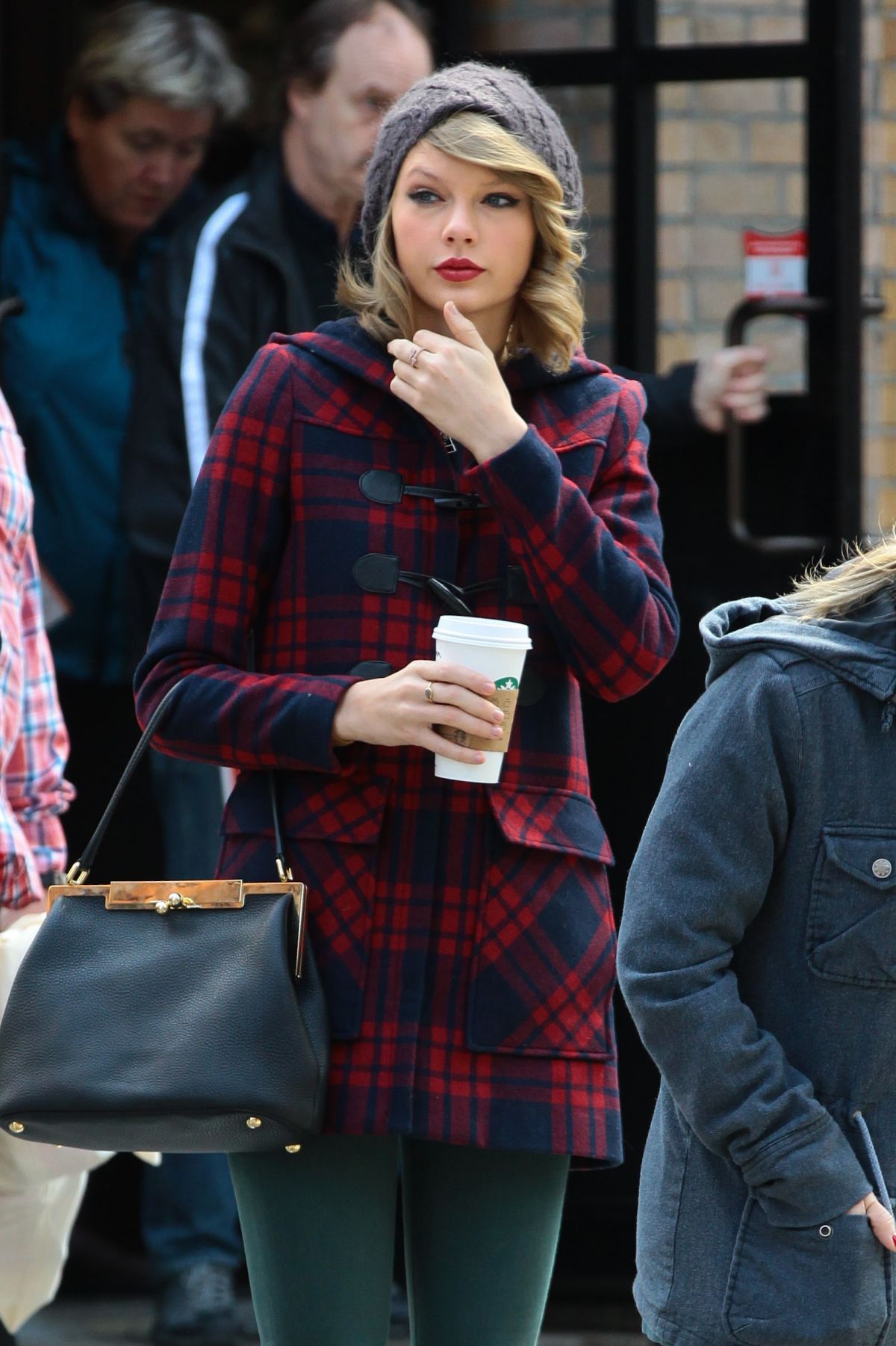 TAYLOR SWIFT Out and About in New York – HawtCelebs