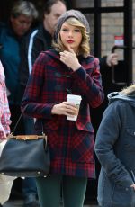 TAYLOR SWIFT Out and About in New York 2203