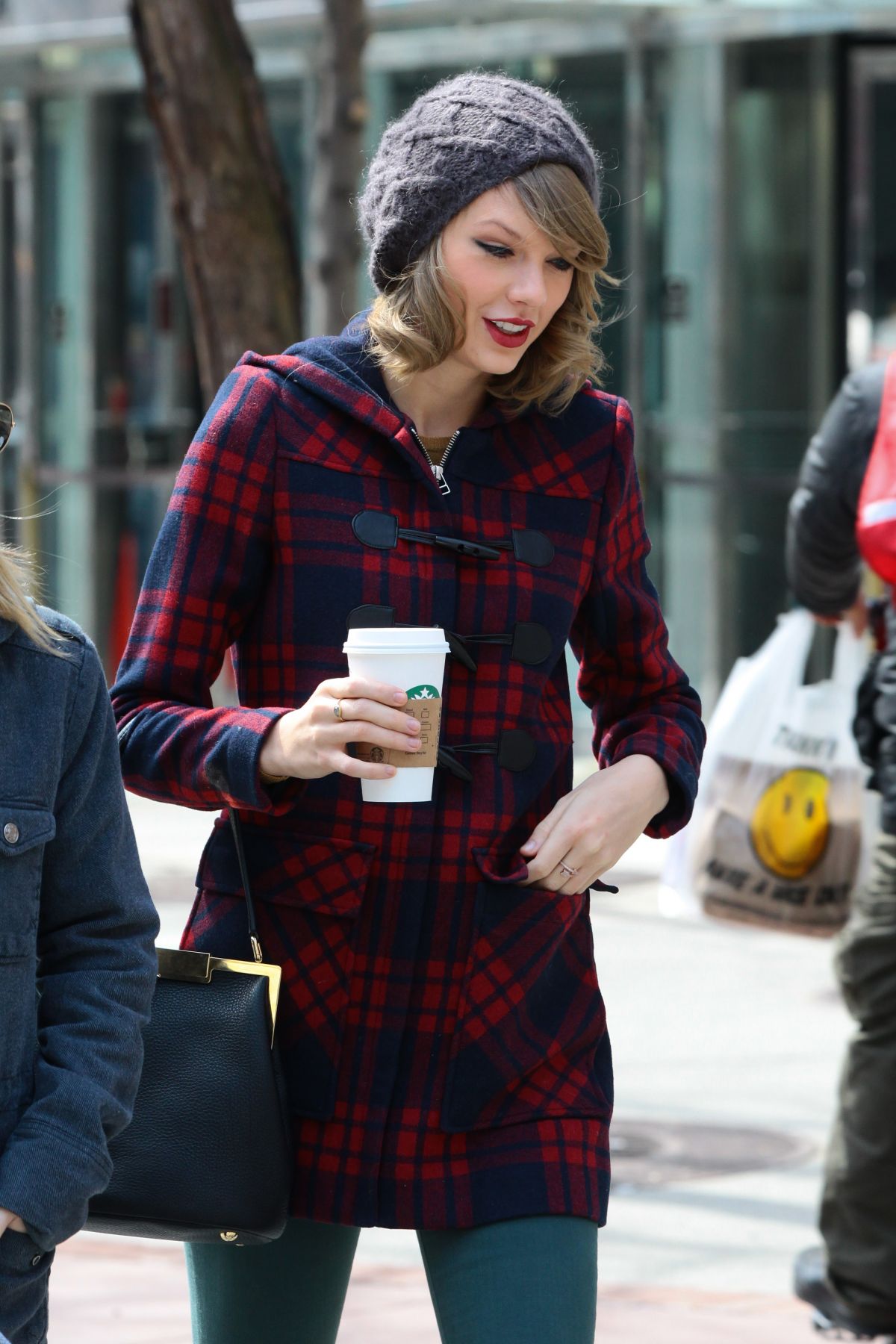 TAYLOR SWIFT Out and About in New York – HawtCelebs