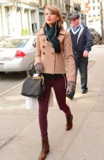 TAYLOR SWIFT Out and About in New York 2703