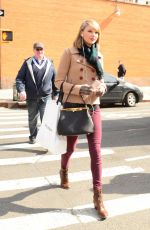 TAYLOR SWIFT Out and About in New York 2703