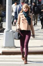 TAYLOR SWIFT Out and About in New York 2703