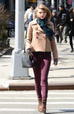 TAYLOR SWIFT Out and About in New York 2703