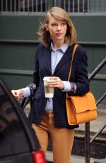 TAYLOR SWIFT Out in New York 3003