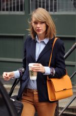 TAYLOR SWIFT Out in New York 3003