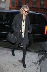 TAYLOR SWIFT Out in New York