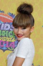 ZENDAYA COLEMAN at 2014 Nickelodeon’s Kids’ Choice Awards in Los Angeles