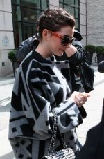 ANNE HATHAWAY Out and About in New York 0804
