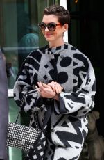 ANNE HATHAWAY Out and About in New York 0804