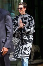 ANNE HATHAWAY Out and About in New York 0804