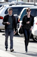 ANNE HATHAWAY Out for Lunch in Venice Beach