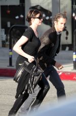 ANNE HATHAWAY Out for Lunch in Venice Beach