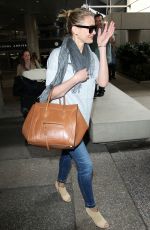 CAMERON DIAZ Arrives at Los Angeles International Airport