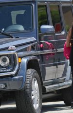 CARA SANTANA and KELLY KRUGER Leaves a Gym
