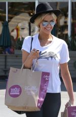 DELTA GODREM Shoping at Whole Foods in Los Angeles