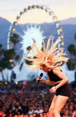 ELLIE GOULDING Prforms at Coachella Festival